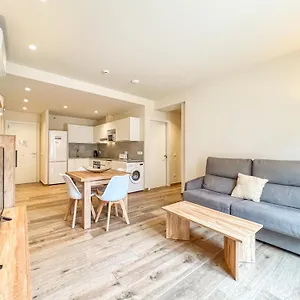 https://sleep-stay-besalu-1-1-brand-new-apartment.catalonia-hotels.com
